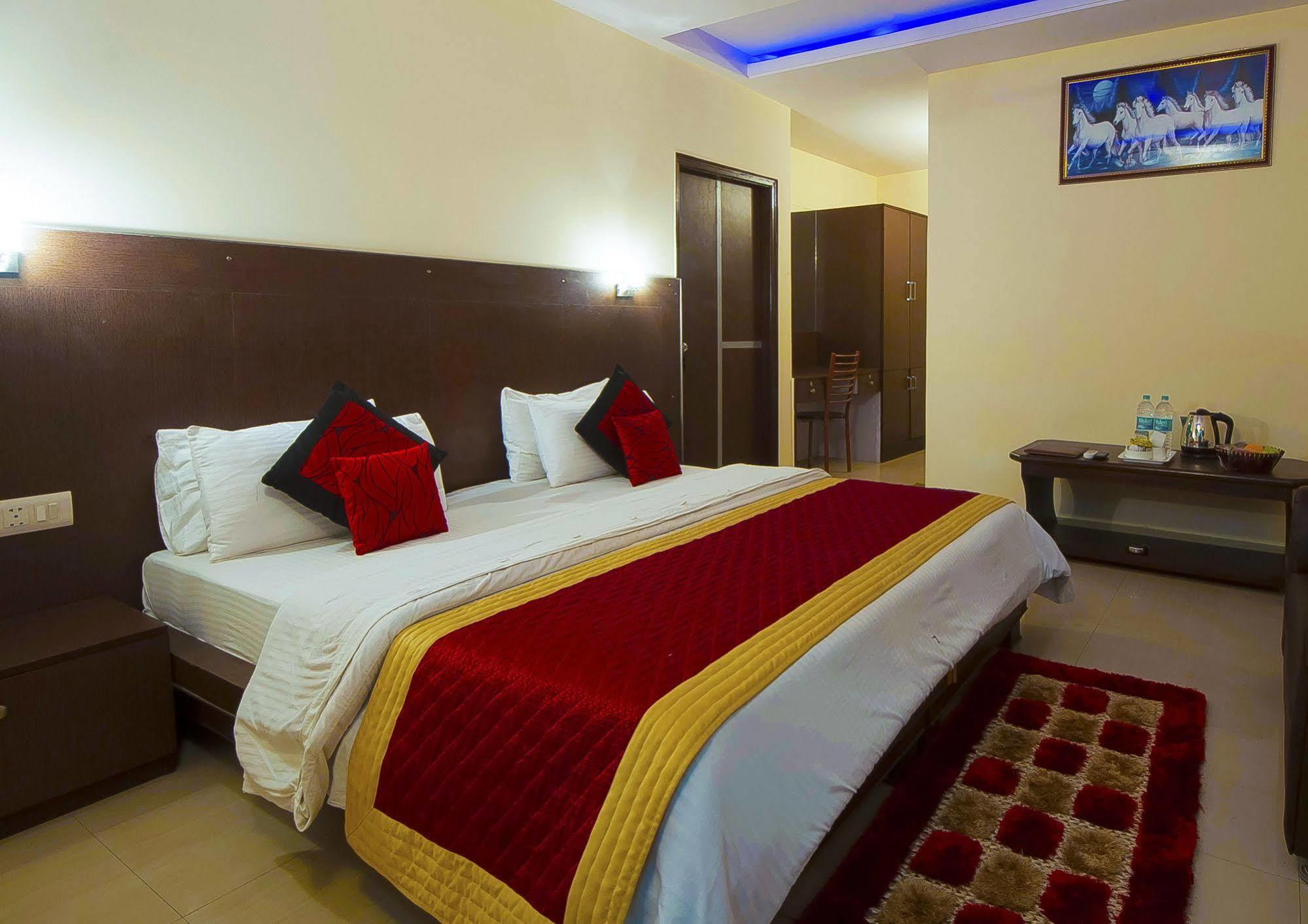 Airport Hotel Vishal Residency Neu-Delhi Exterior foto