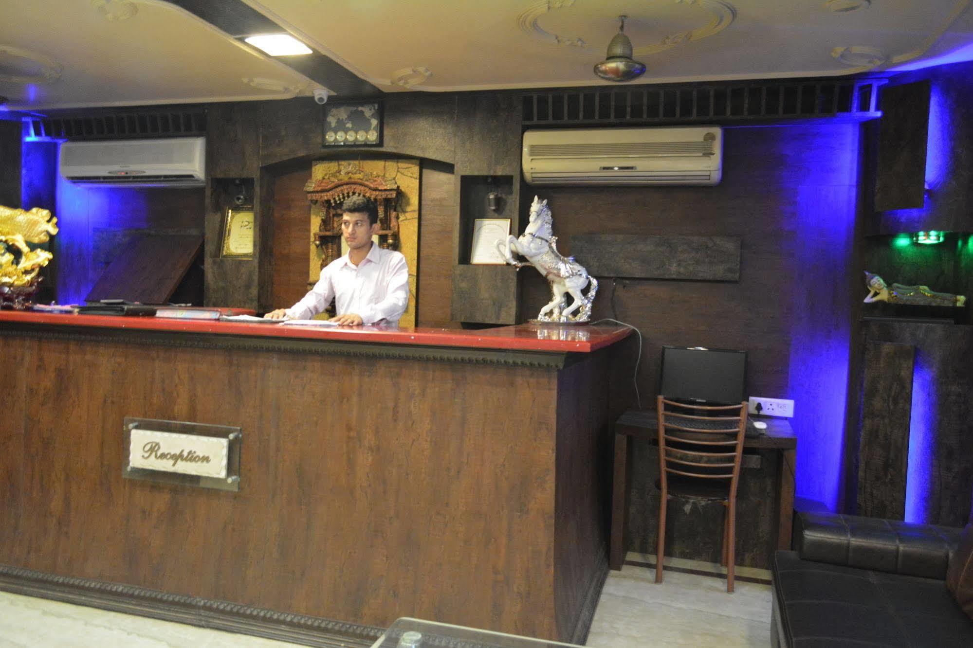 Airport Hotel Vishal Residency Neu-Delhi Exterior foto