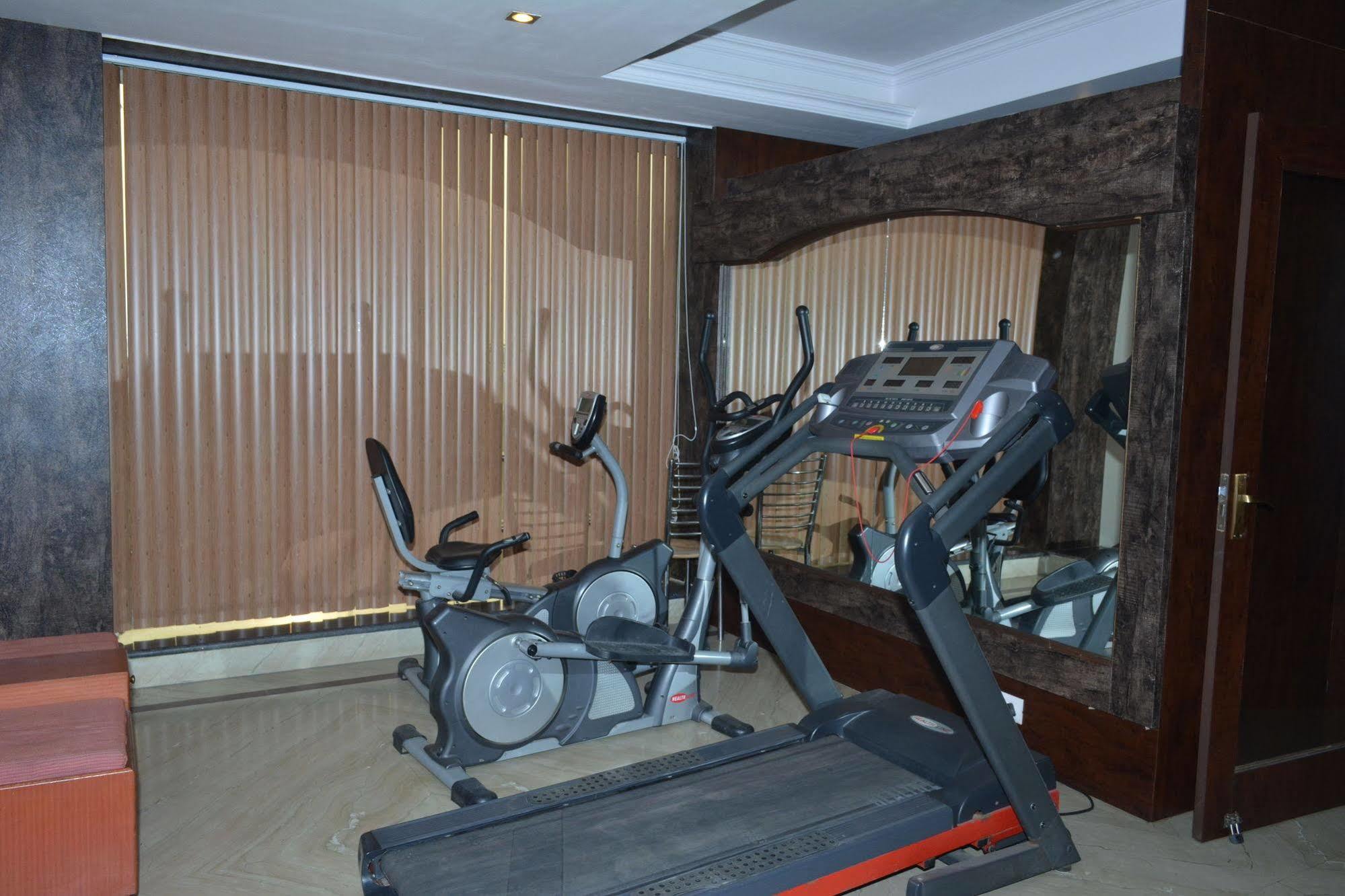 Airport Hotel Vishal Residency Neu-Delhi Exterior foto